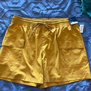 NWT Old Navy High-Rise 5” Inseam StretchTech Shorts